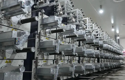 突破！國內(nèi)首套大絲束碳纖維生產(chǎn)線完成設(shè)備安裝